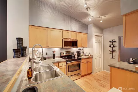 Kitchen - 2009 196th St SE #C-303, Bothell, WA 98012 photo 1 of 3