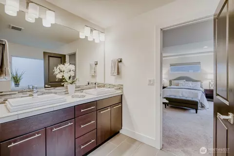 Bath - 1900 240th Pl SW, Bothell, WA 98021 photo 1 of 3