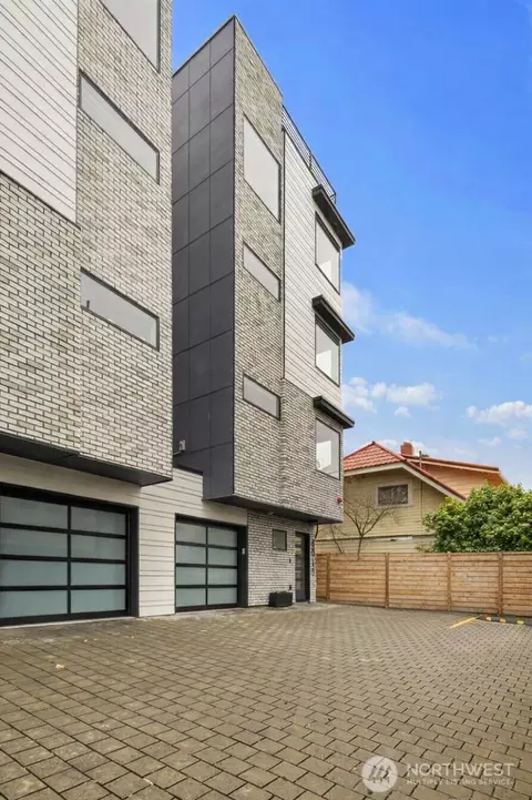 4018 Beach Dr SW, Seattle, WA 98116