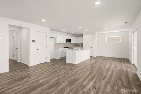 Living - 32325 Bryant Rd, Sultan, WA 98294 photo 2 of 5