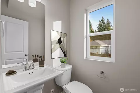 Bath - 118 169th Pl SW #B, Bothell, WA 98012 photo 1 of 3