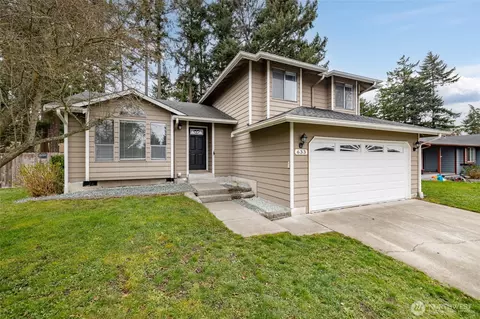 633 NW Mizzen Dr, Oak Harbor, WA 98277