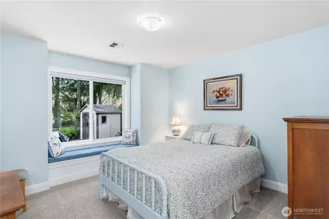Bedroom - 346 Dungeness Mdws, Sequim, WA 98382 photo 2 of 2