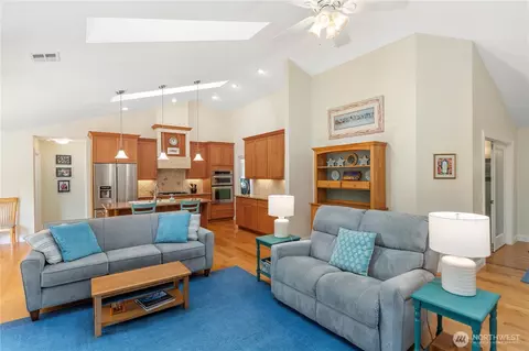 Living - 346 Dungeness Mdws, Sequim, WA 98382 photo 4 of 4