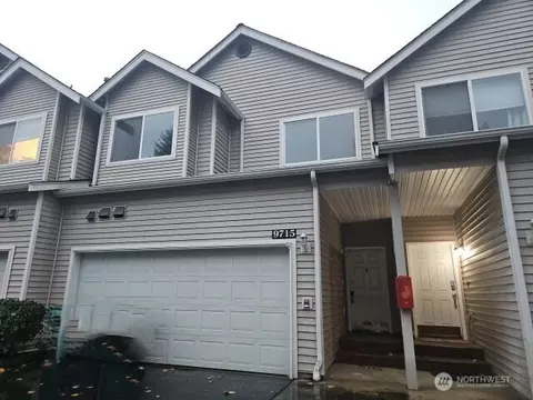9715 26th Ave SW #202, Seattle, WA 98106