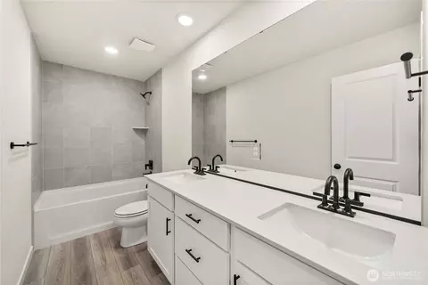 Bath - 32329 Bryant Dr, Sultan, WA 98294 photo 2 of 2