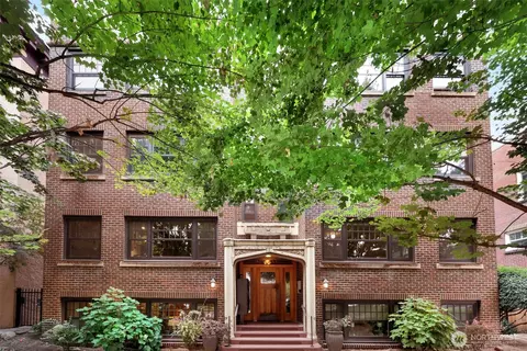 525 16th Ave E #102, Seattle, WA 98112