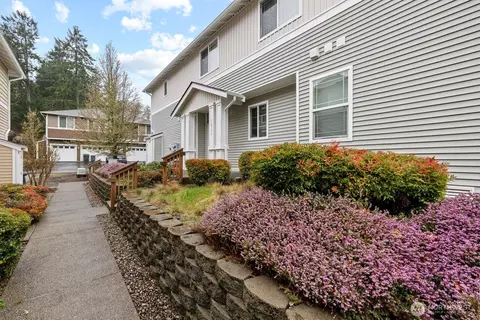 1673 Burnside Pl #C, Dupont, WA 98327