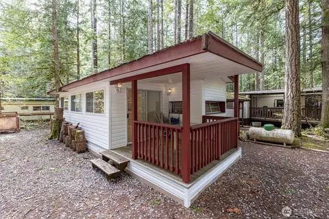 98 3 Sunset Cir, Deming, WA 98244
