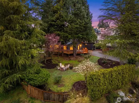 21108 1st Ave S, Des Moines, WA 98198