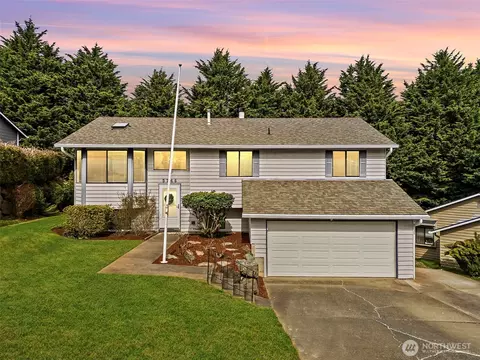 5746 S 300th Pl, Auburn, WA 98001