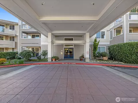 2244 132nd Ave SE #B214, Bellevue, WA 98005