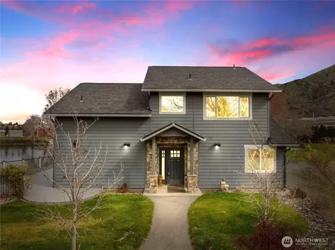 2 Playland Ct, Orondo, WA 98843