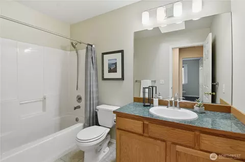 Bath - 2613 189th St SE, Bothell, WA 98012 photo 2 of 3