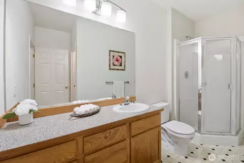 Bath - 2613 189th St SE, Bothell, WA 98012 photo 3 of 3