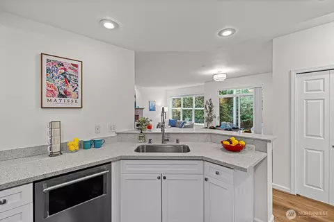Kitchen - 404 228th St SW #E101, Bothell, WA 98021 photo 2 of 3