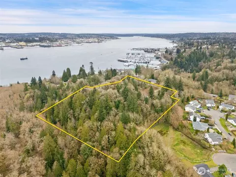 215 Caseco Ln, Port Orchard, WA 98366