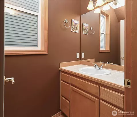 Bath - 18323 10th Dr SE, Bothell, WA 98012 photo 1 of 4