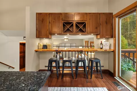 Kitchen - 12131 53rd Ave SE, Everett, WA 98208 photo 2 of 3