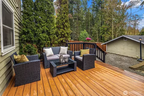 Exterior - 12131 53rd Ave SE, Everett, WA 98208 photo 4 of 13