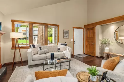Entry Way - 12131 53rd Ave SE, Everett, WA 98208 photo 1 of 1