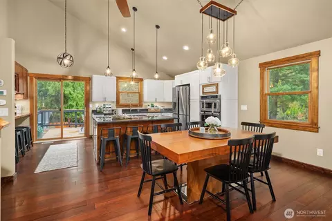 Dining - 12131 53rd Ave SE, Everett, WA 98208 photo 1 of 2