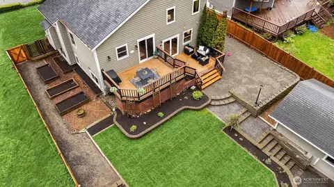 Exterior - 12131 53rd Ave SE, Everett, WA 98208 photo 12 of 13