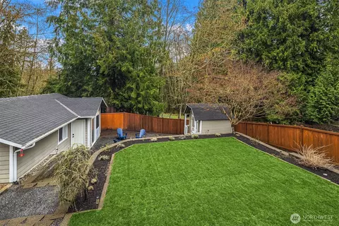 Exterior - 12131 53rd Ave SE, Everett, WA 98208 photo 5 of 13