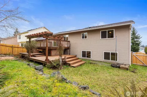 Exterior - 16 60th Pl SE, Everett, WA 98203 photo 4 of 5