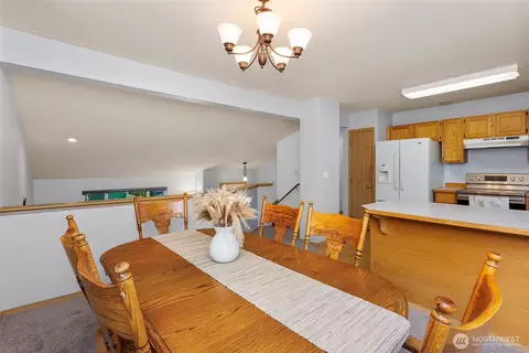 Dining - 16 60th Pl SE, Everett, WA 98203 photo 2 of 2