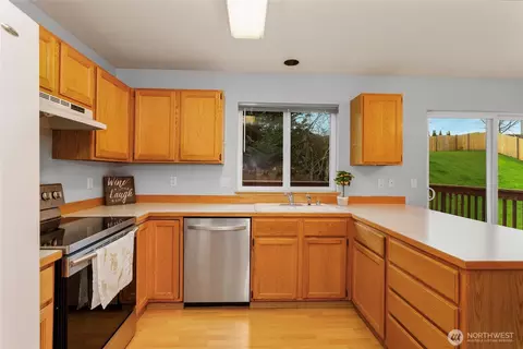 Kitchen - 16 60th Pl SE, Everett, WA 98203 photo 2 of 2