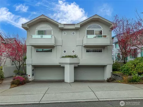 645 Bell St #102, Edmonds, WA 98020