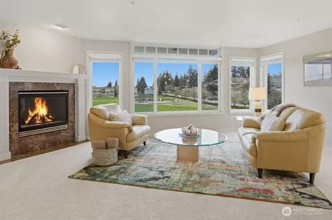 645 Bell St #102, Edmonds, WA 98020