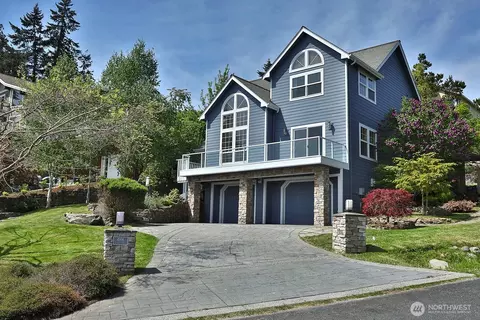 4996 Lilac Dr, Freeland, WA 98249