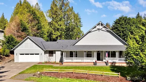 28 Deer Hollow Rd, Port Ludlow, WA 98365