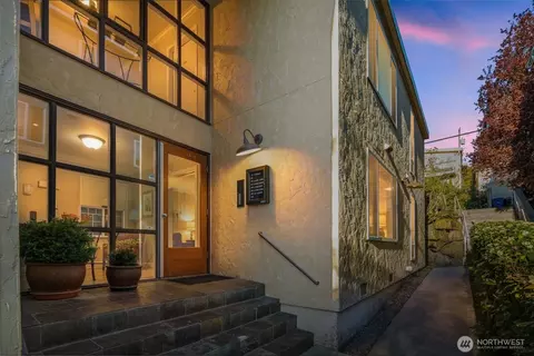 3626 14th Ave W #203, Seattle, WA 98119