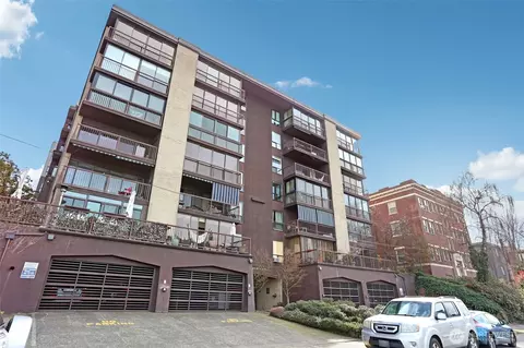 320 Melrose Ave E #403, Seattle, WA 98102