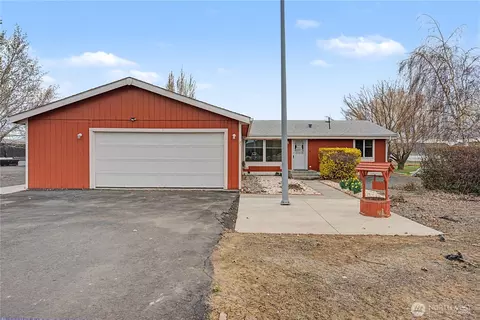 2392 Cherry Blossom Dr, Ephrata, WA 98823