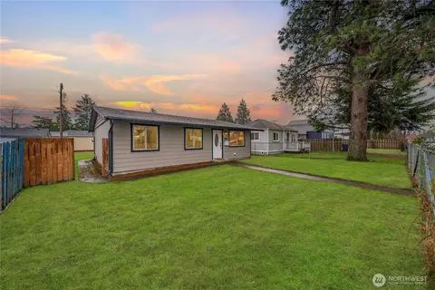 6621 S Pine St, Tacoma, WA 98409