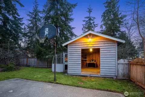 Exterior - 19814 10th Dr SE, Bothell, WA 98012 photo 5 of 7