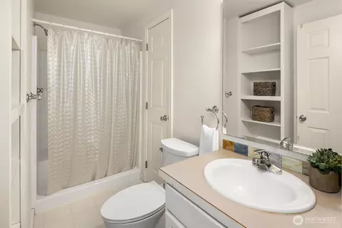 Bath - 19814 10th Dr SE, Bothell, WA 98012 photo 3 of 4