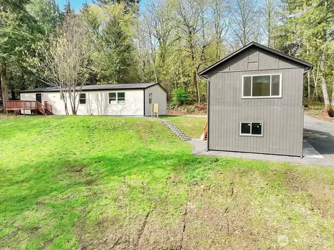 27 Line Dr, Kelso, WA 98626