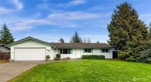 5986 Paradise Dr, Ferndale, WA 98248