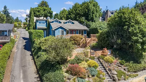 6234 NE 182nd St, Kenmore, WA 98028