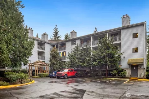 710 N 160th St #B112, Shoreline, WA 98133