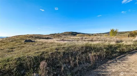 174 Round Up Rd, Oroville, WA 98844