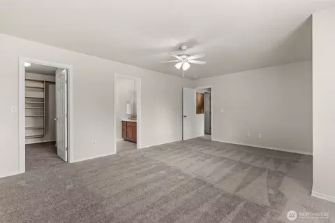 Bedroom - 511 Harrison St, Sumner, WA 98390 photo 2 of 5