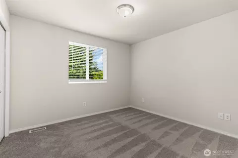 Bedroom - 511 Harrison St, Sumner, WA 98390 photo 4 of 5
