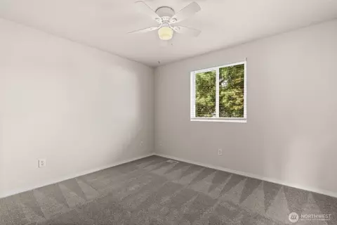 Bedroom - 511 Harrison St, Sumner, WA 98390 photo 5 of 5