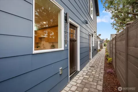 830 S Sullivan St #B, Seattle, WA 98108